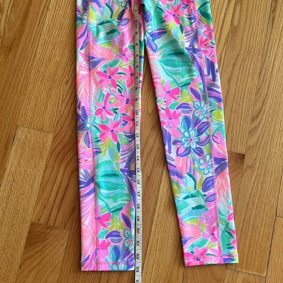 NWT Lilly Pulitzer XXS weekender high rise midi legging print: it was all a drea - Picture 7 of 7